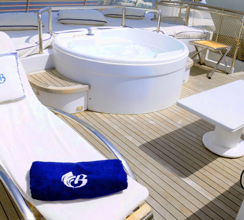 Yacht BENDYCTA - Flybridge Jacuzzi