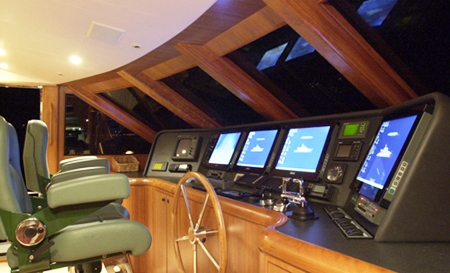 Yacht BESAME -  Pilothouse