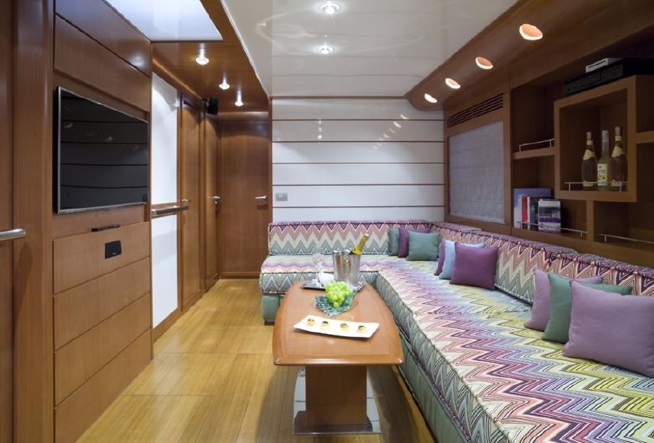 Yacht Baia 78 Saloon