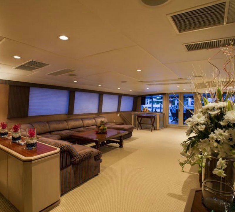 Yacht DOA By Broward - Salon