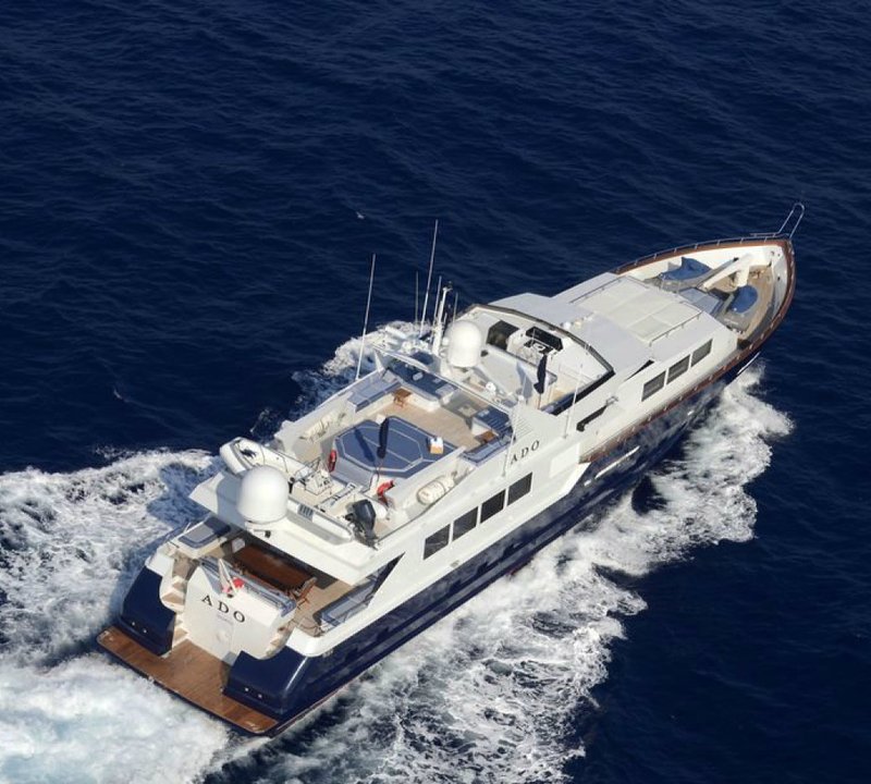 Yacht DOA By Broward - Underway
