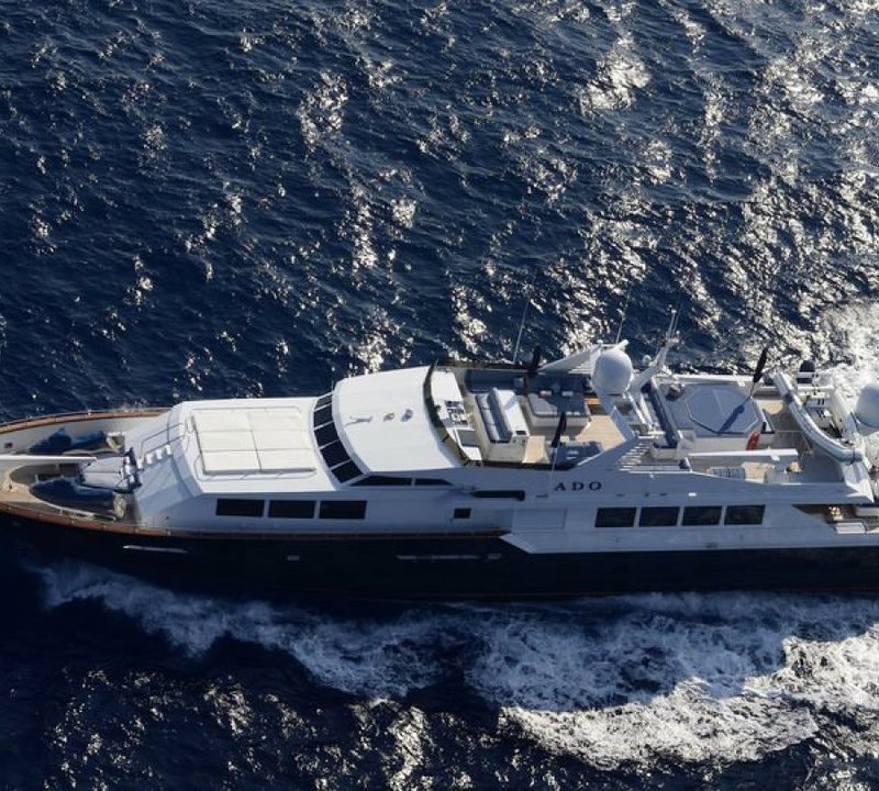 Yacht DOA By Broward - Underway
