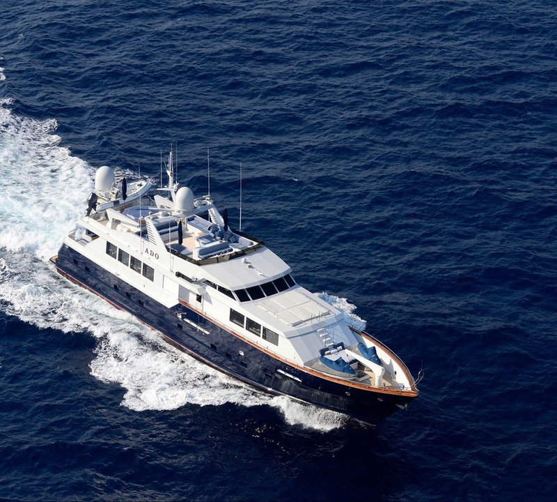 Yacht DOA By Broward - Underway