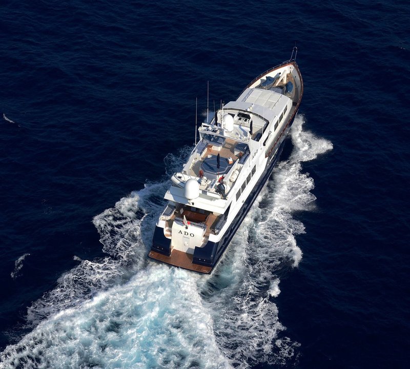 Yacht DOA By Broward - Underway