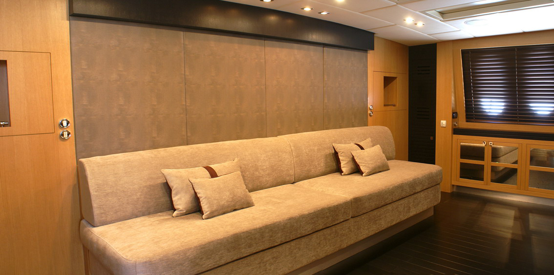Yacht EOL B - TV Room 2