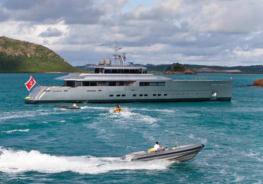 Yacht Exuma - Tender
Yacht Exuma and Tender in the South Pacific