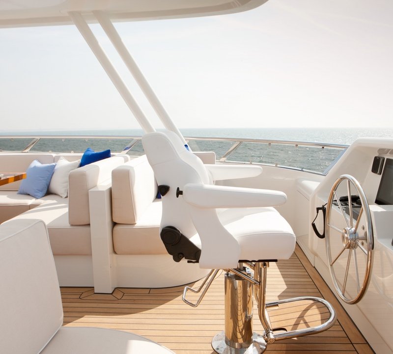 Yacht FIREFLY By Mulder - Flybridge Helm