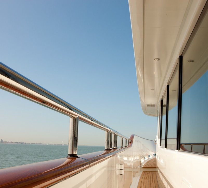 Yacht FIREFLY By Mulder - Side Deck