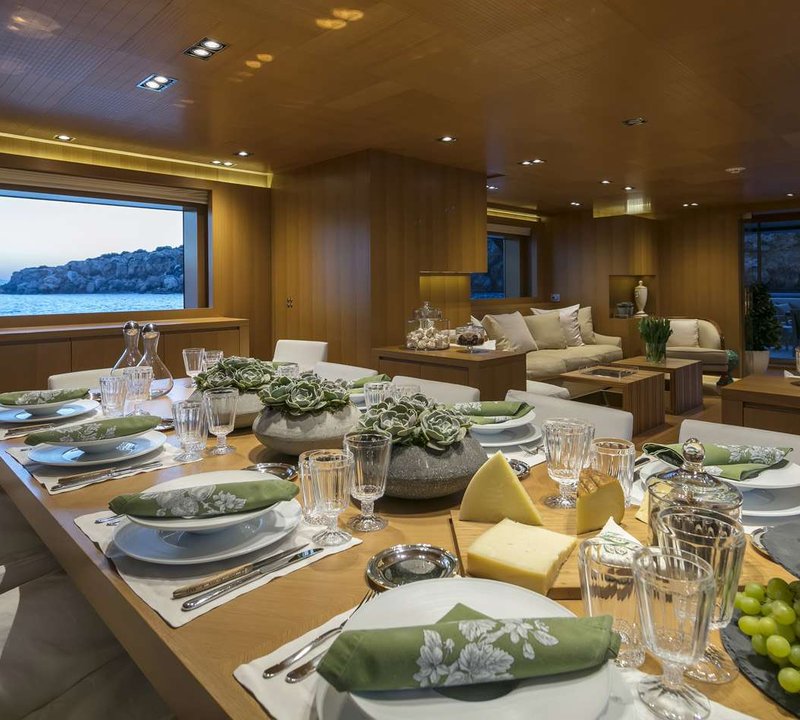 Yacht GEOSAND - Inside Dining
