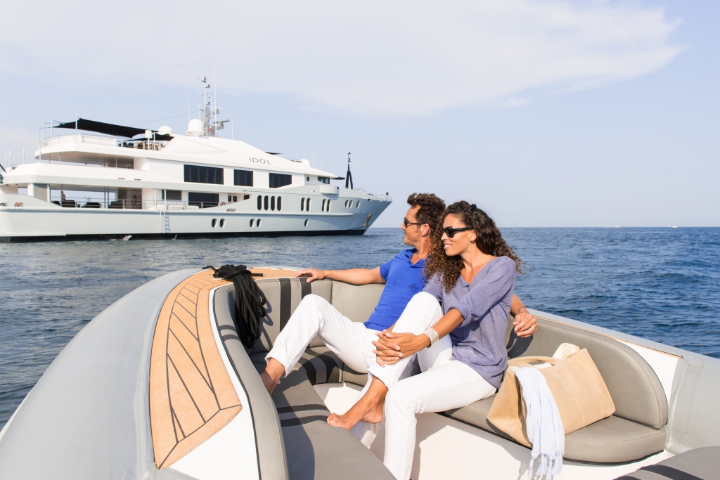 Yacht IDOL - On Charter