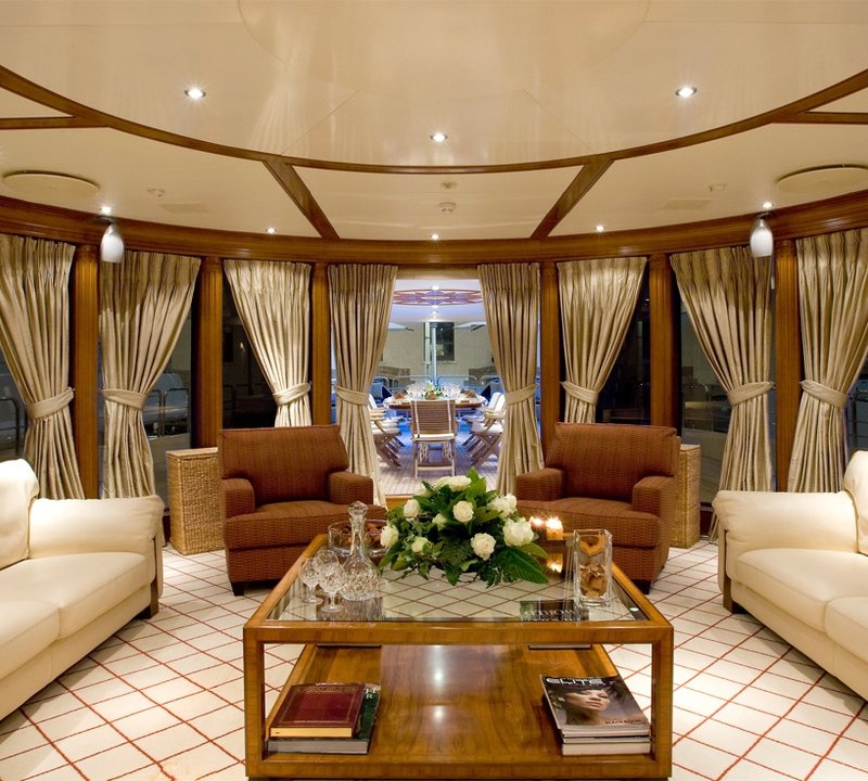 Yacht INSIGNIA - Skylounge View 2