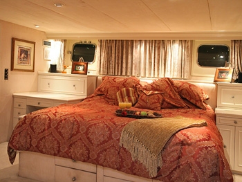 Yacht KAYANA -  Master Cabin