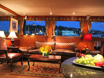 Yacht KAYANA -  Salon Seating