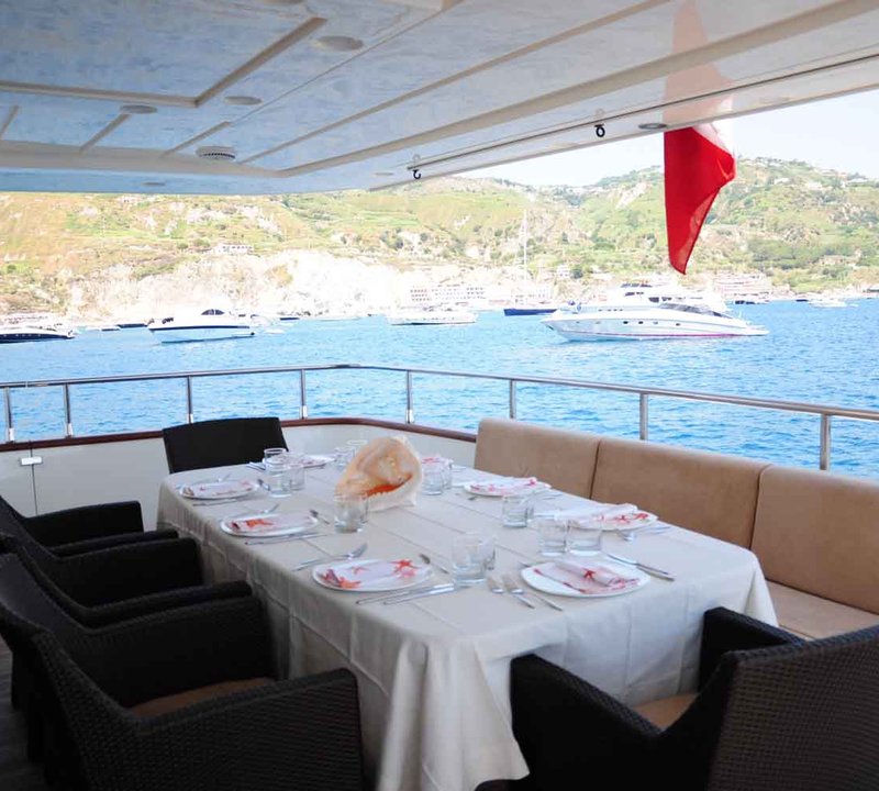 Yacht MALO -  Aft Deck Al fresco