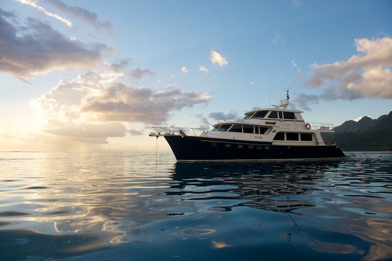 Yacht MISS KULANI -  At Sunset