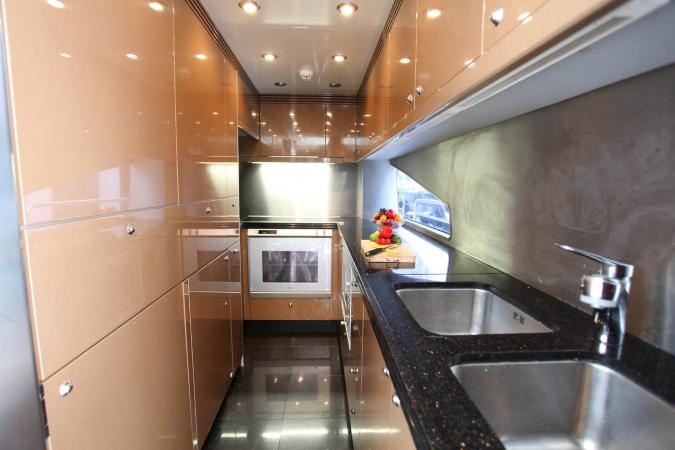 Yacht MOLIVER - Galley