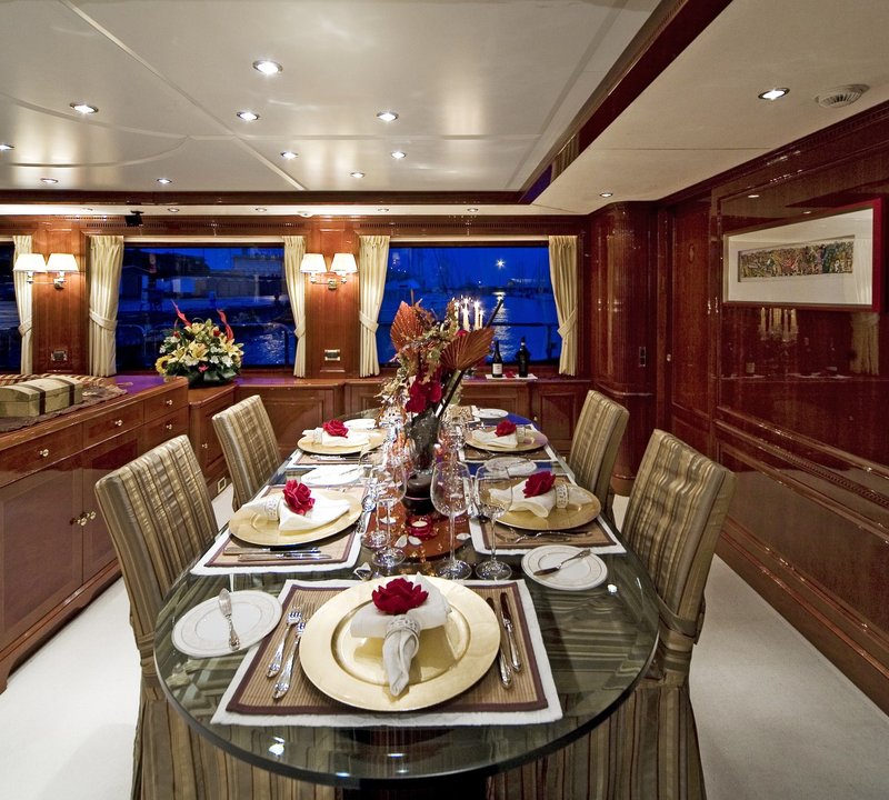Yacht NANOU By Benetti - Dining