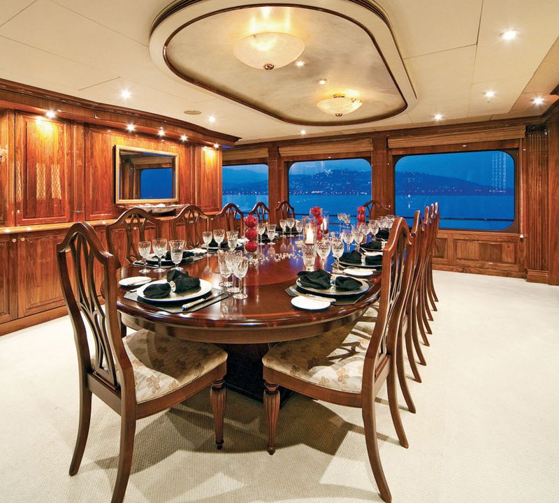 Yacht ONE MORE TOY -  Formal Dining