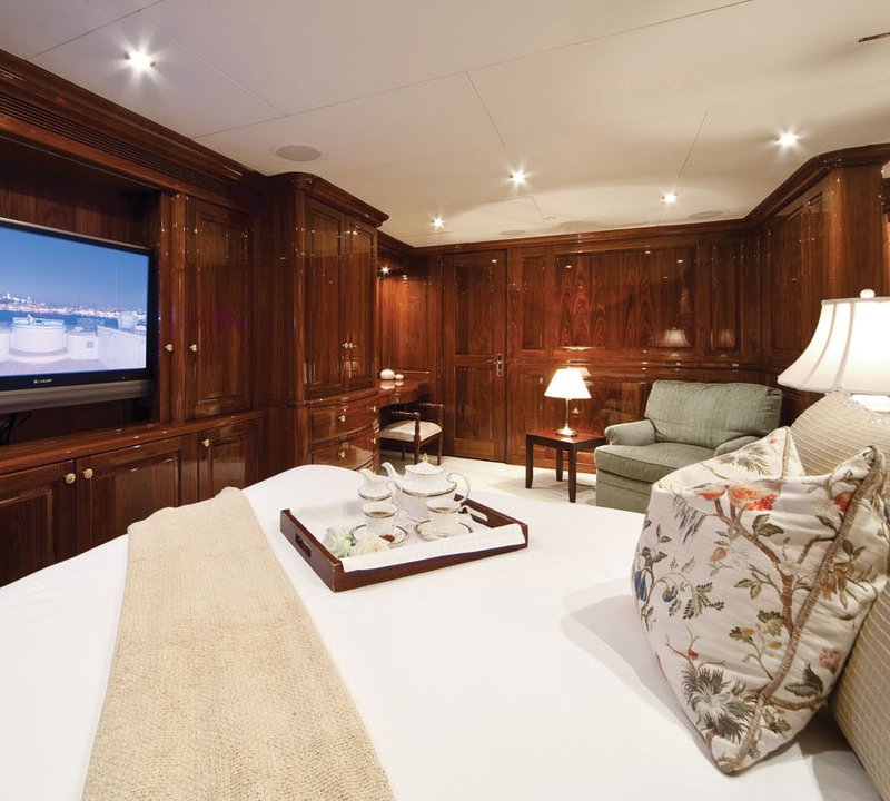 Yacht ONE MORE TOY -  VIP Cabin
