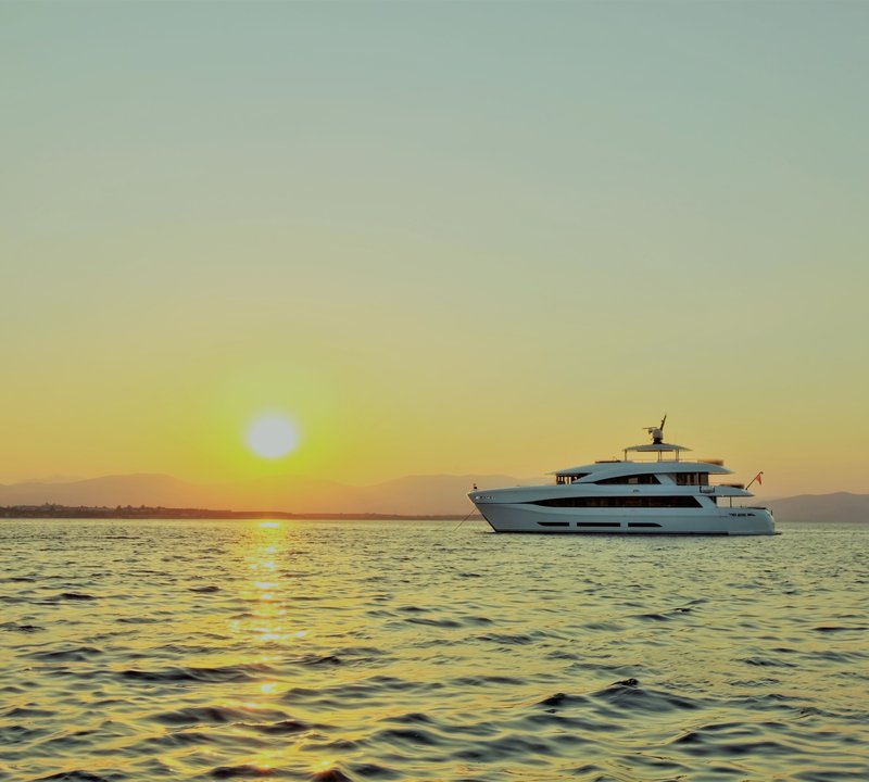 Yacht QUARANTA By Curvelle - Profile At Sunset