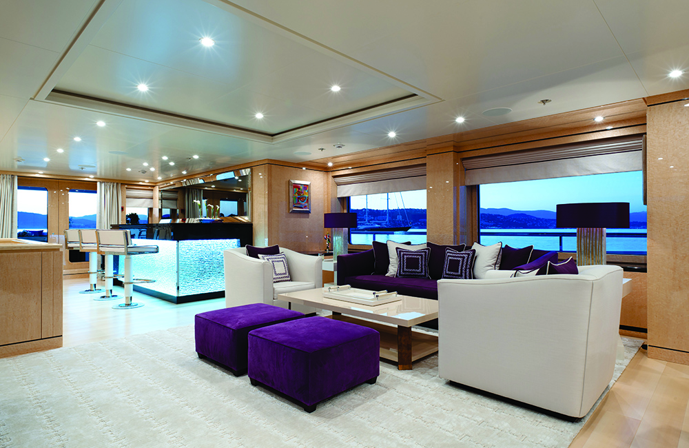 Yacht STEP ONE An Amels 180 LE - The Bar