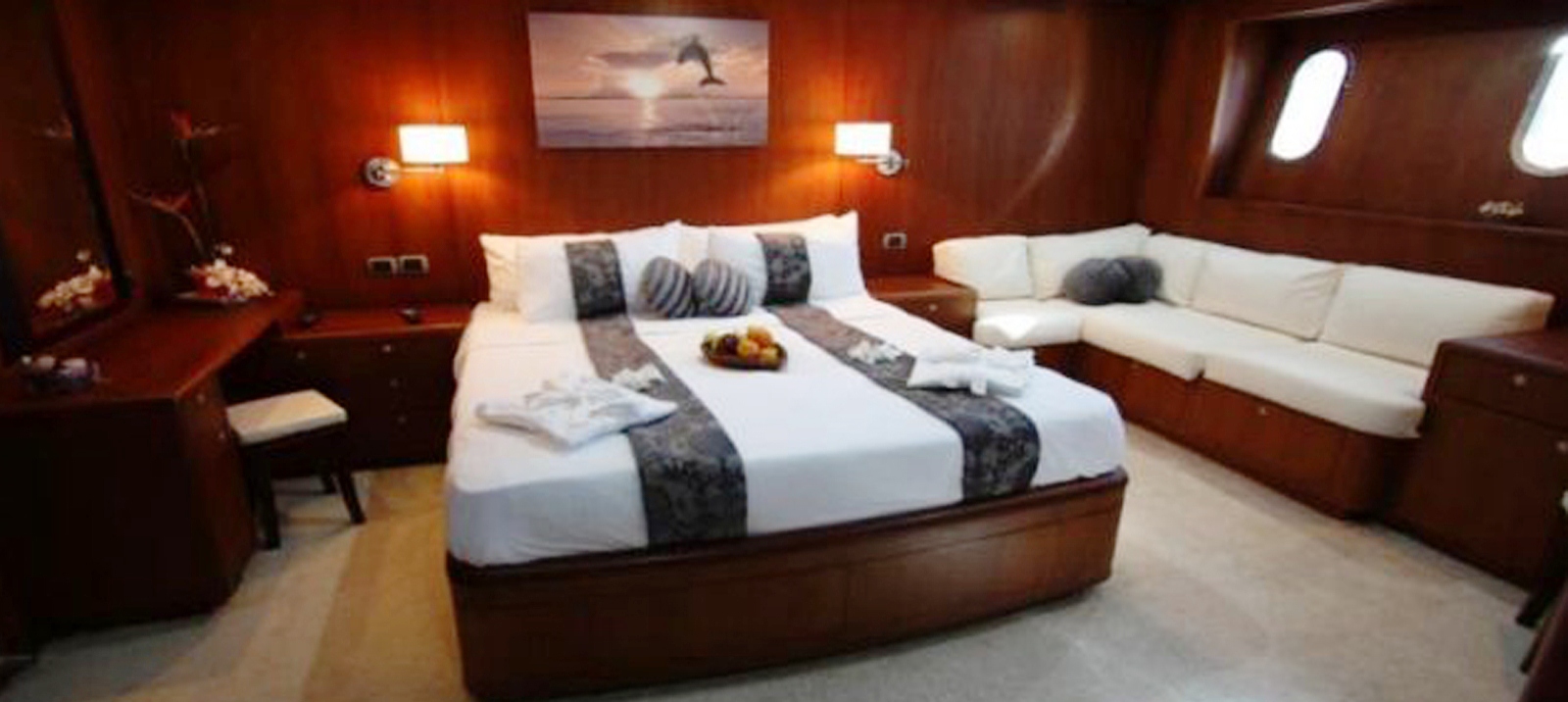 Yacht Seven Spices -Dolphin suite