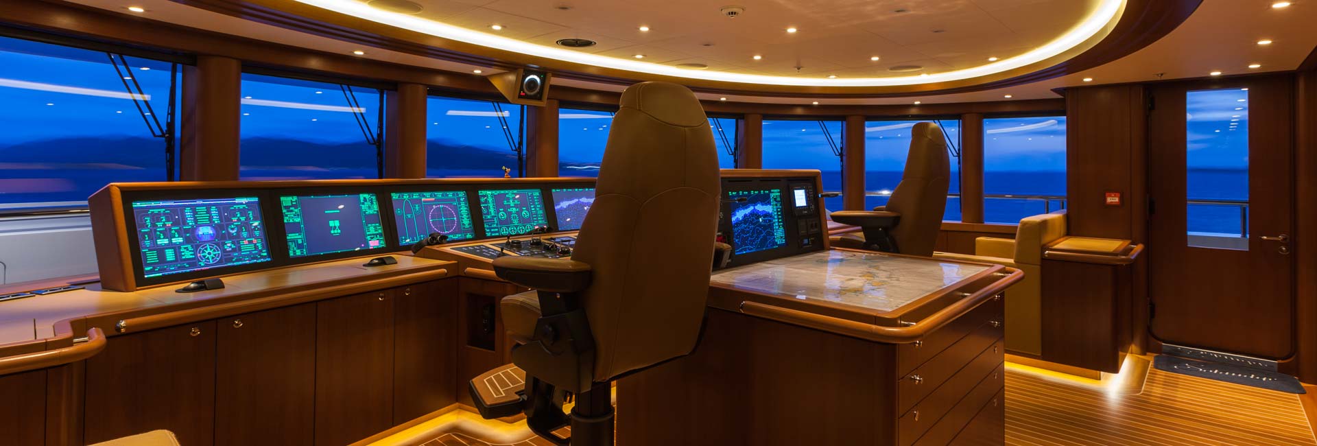 Yacht Solandge - The Bridge