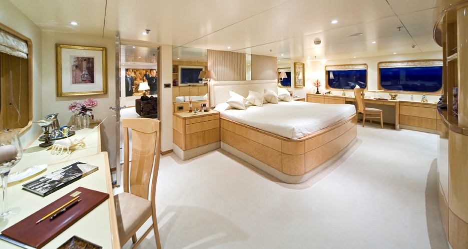 Yacht TITAN -  Master Cabin