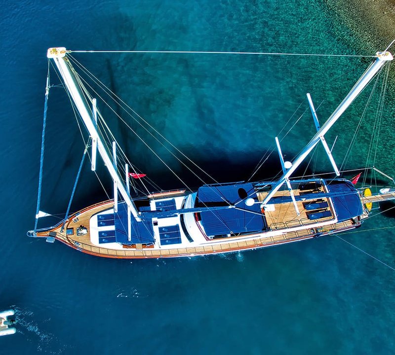 Aerial With Tender