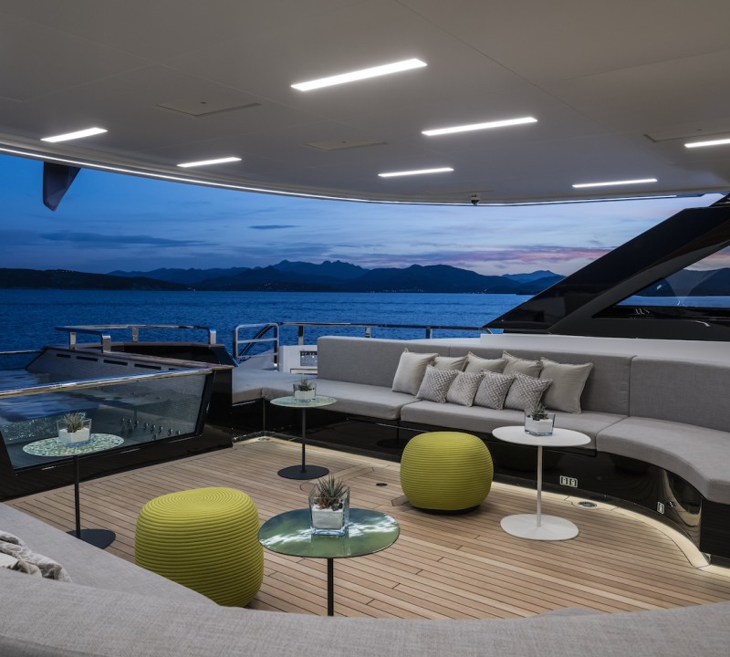 Aft Jacuzzi Area