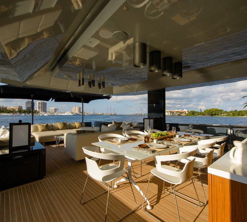 Aft Deck Alfresco Dining