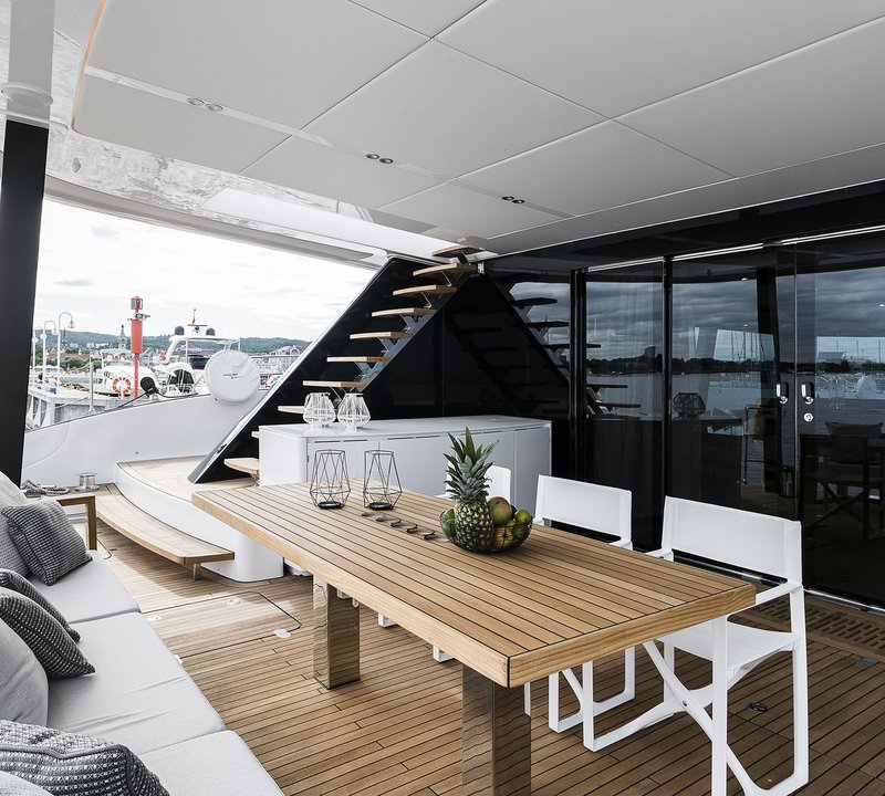 Aft Deck Dining Alfresco