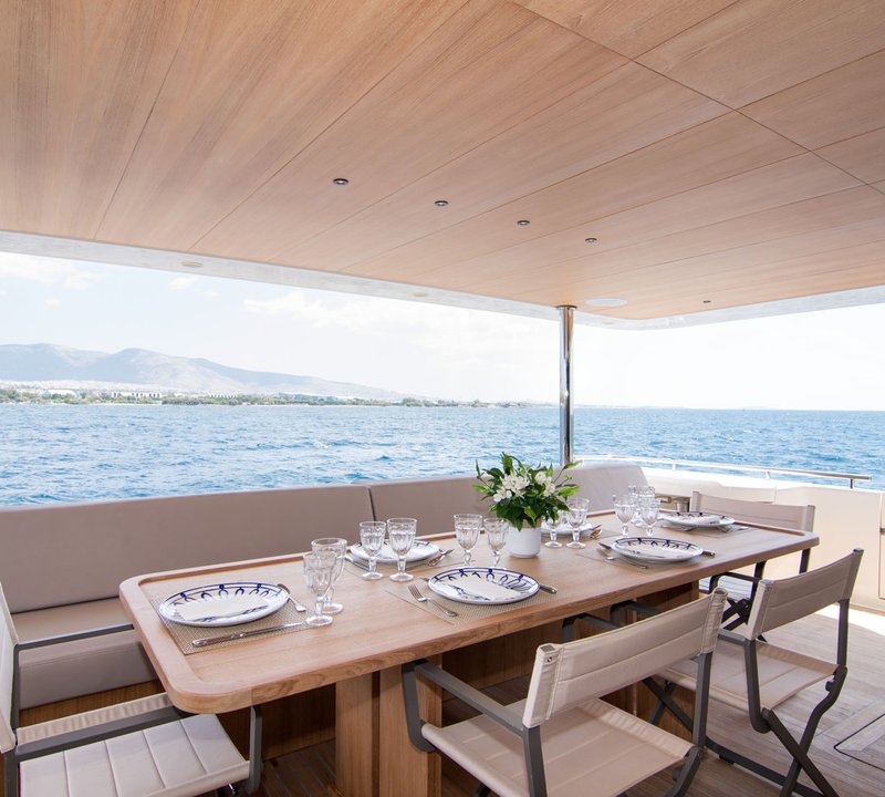 Aft Dining Area