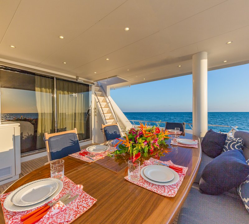 Al Fresco Dining Set Up
