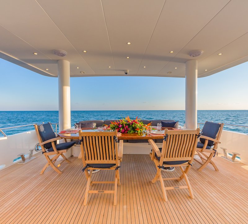 Alfresco Dining