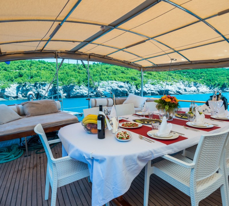 Alfresco Dining