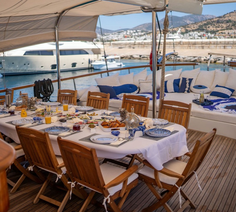 Alfresco Lunch