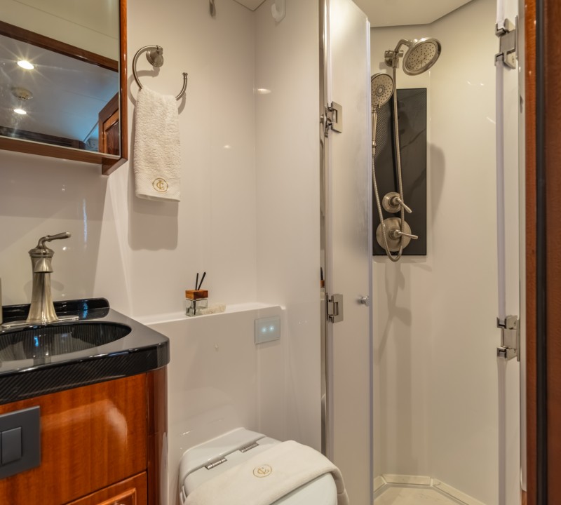Bunk Cabin Ensuite Bathroom