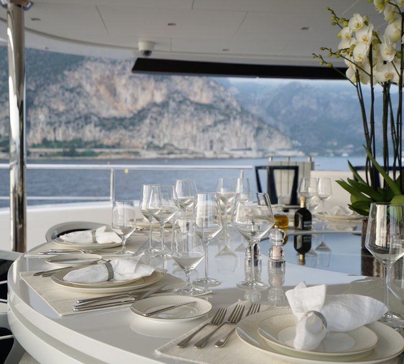 Alfresco dining
