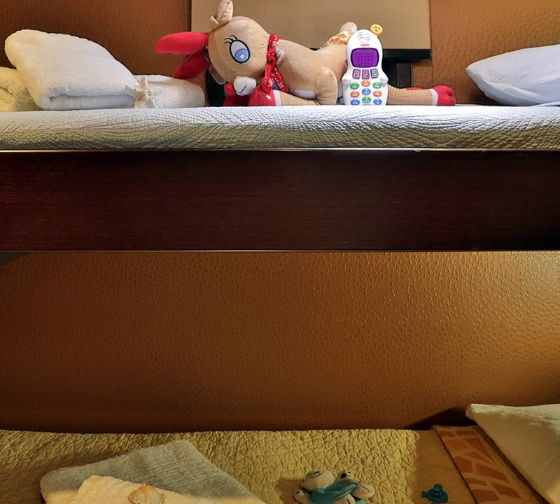 Charter Catamaran Anassa Bunk Beds
