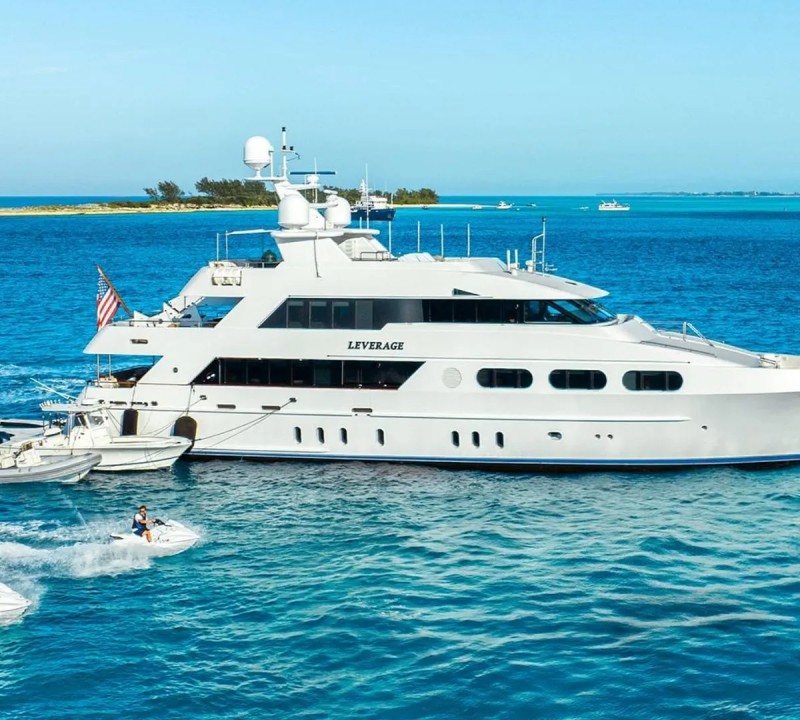 Charter Yacht LEVERAGE