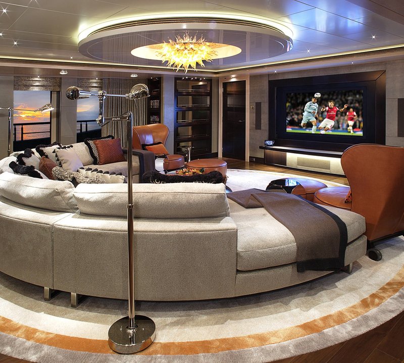 Circular Salon And Tv