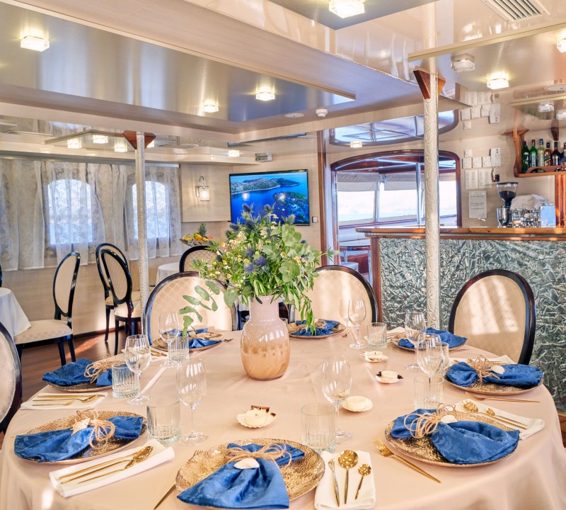 Dinin Room Detail