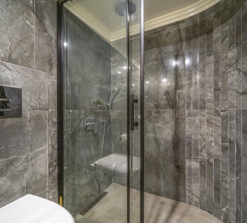 Double Cabin 4 Bathroom