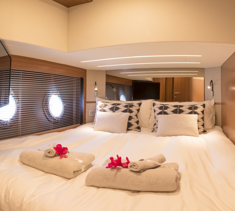 Double Cabin Details