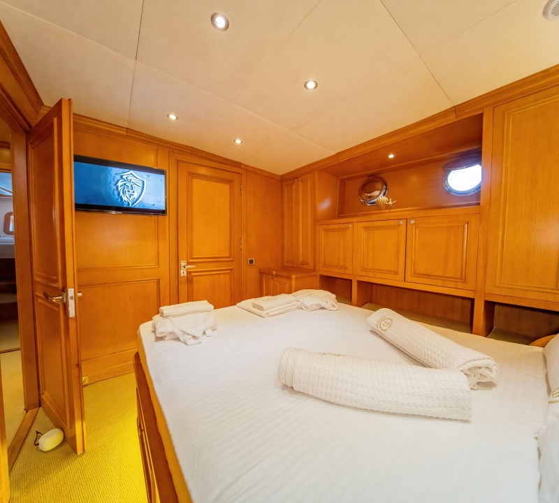 Double Cabin For Guests