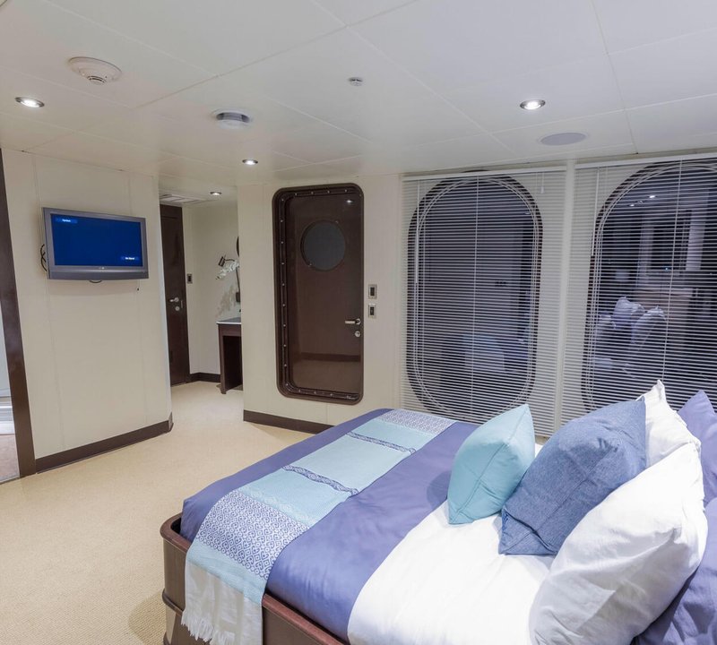 Double Cabin With Tv