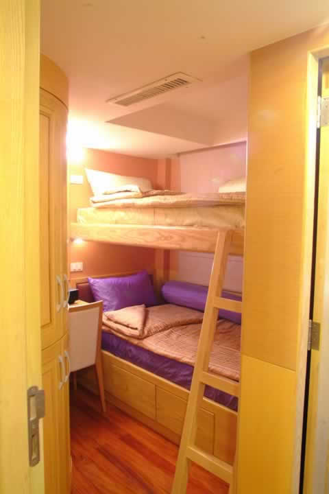 Twin Cabin