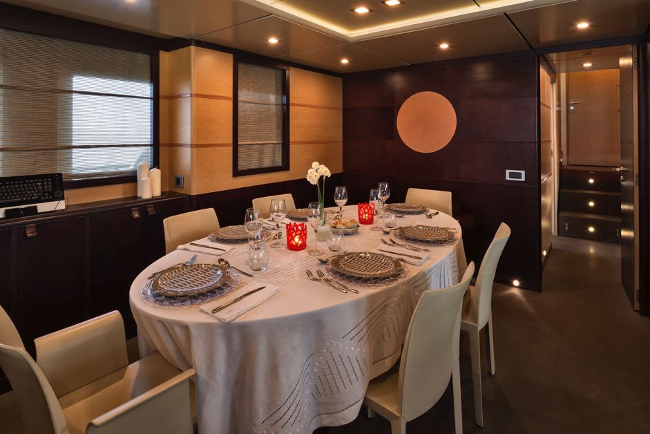 Elegant Dining Set Up