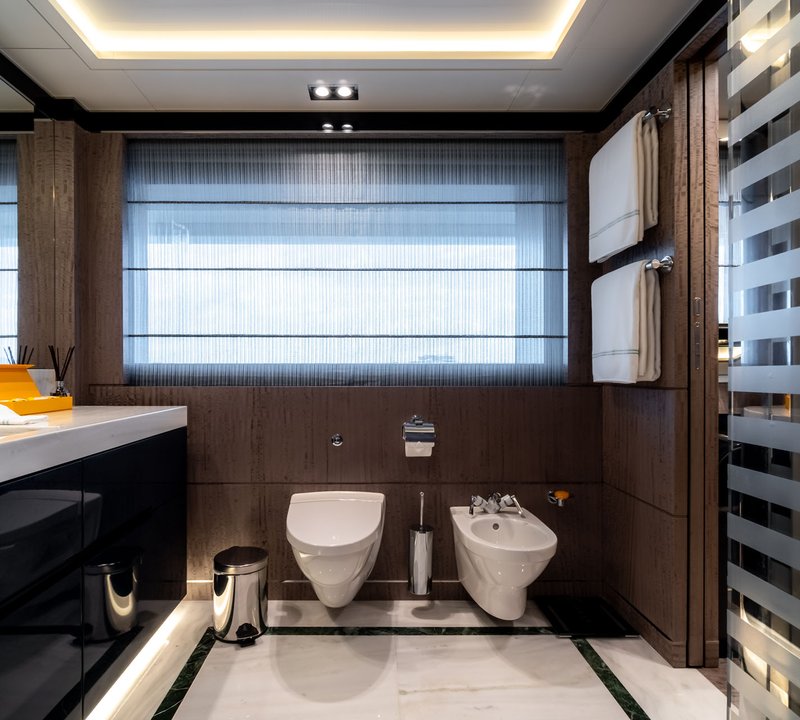 Ensuite Bathroom In Twin Cabin